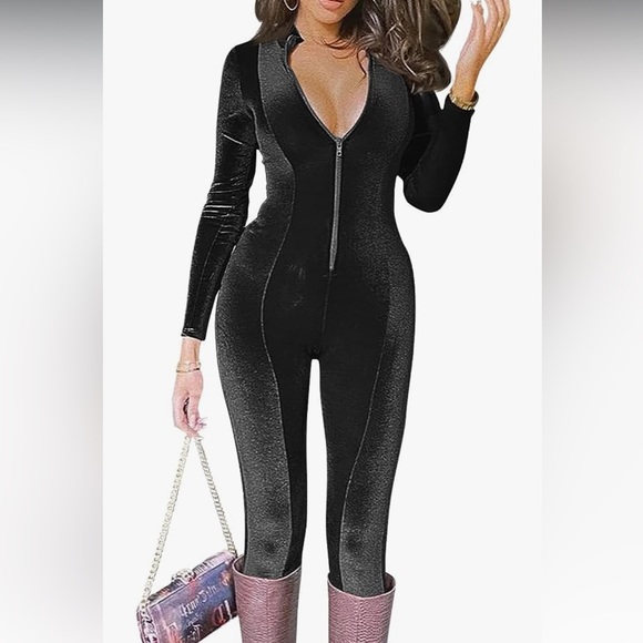 In Your Dreams Velvet Bodysuit from Fashion Nova - Picture 7 of 10